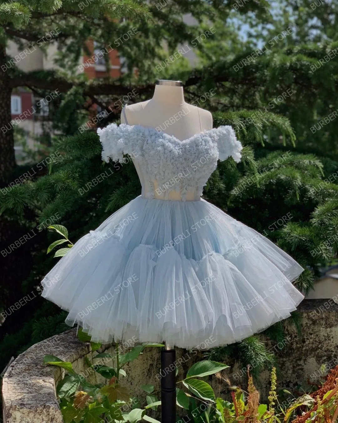 Abiti estivi da donna in Tulle gonfio con volant azzurri da sogno immagine reale abiti da ballo corti con scollo a v e spalle scoperte