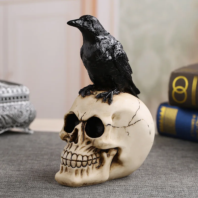 Horror skull head resin sculpture halloween decoration Unique retro Thriller black crow holiday decoration props ornaments