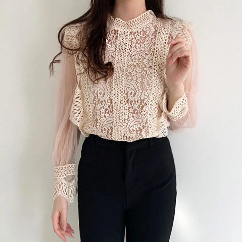 

Женский кружевной топ с шикарным дизайном