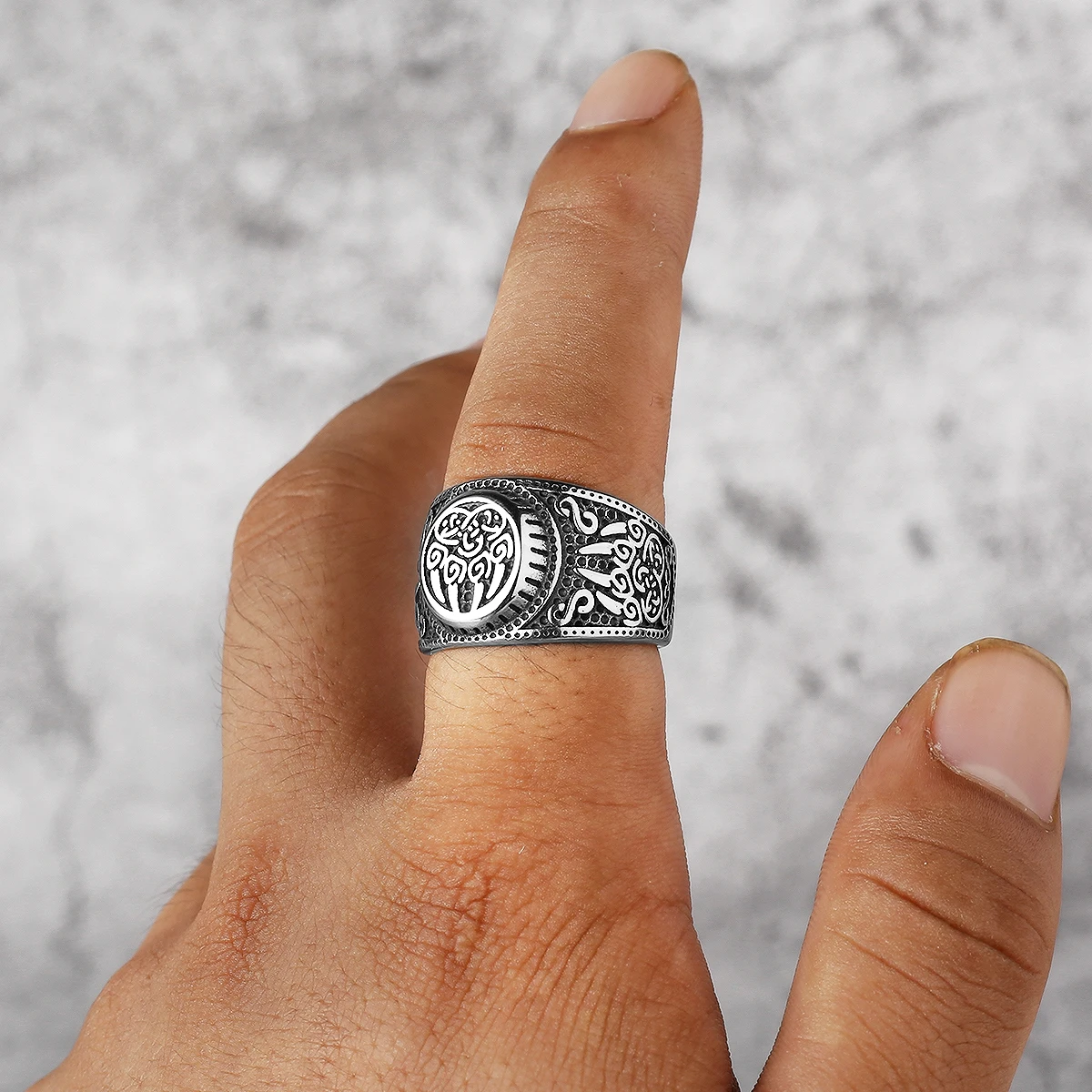 Unique Viking Bear Claw Ring Men\'s Celtic Knot Bear Claw Stainless Steel Signet Ring Men\'s Punk Motorcyclist Jewelry Wholesale