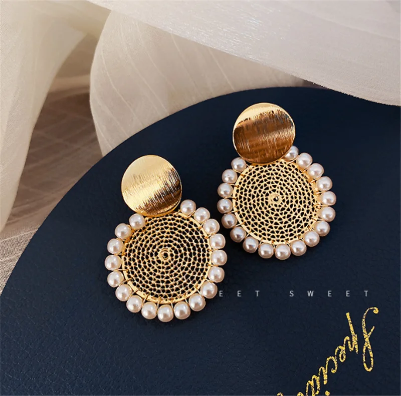 YAOLOGE  Geometric Round Pearl Earrings Temperament Online Celebrity Earrings Personality Design Earrings New 2021