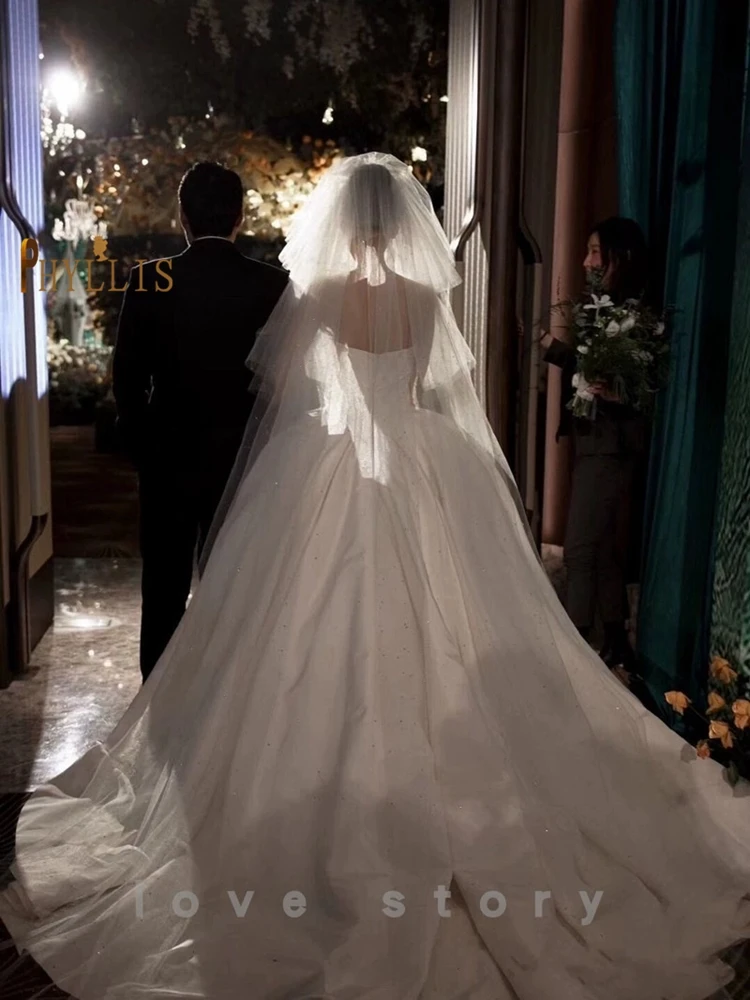 B51 Luxe 4 Layer Bruiloft Sluier Met Diamant Bridal Veils Bruiloft Parel Kralen Bruid Witte Gesluierde Vrouwen Kleding Foto props