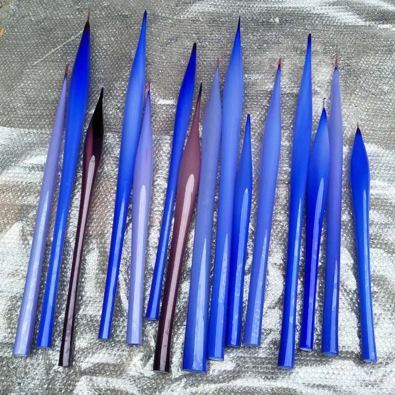 Outdoor Garden Sculpture Hand Blown Blue Violet Standing Spikes Murano Glass Spears for Home Art Decoration