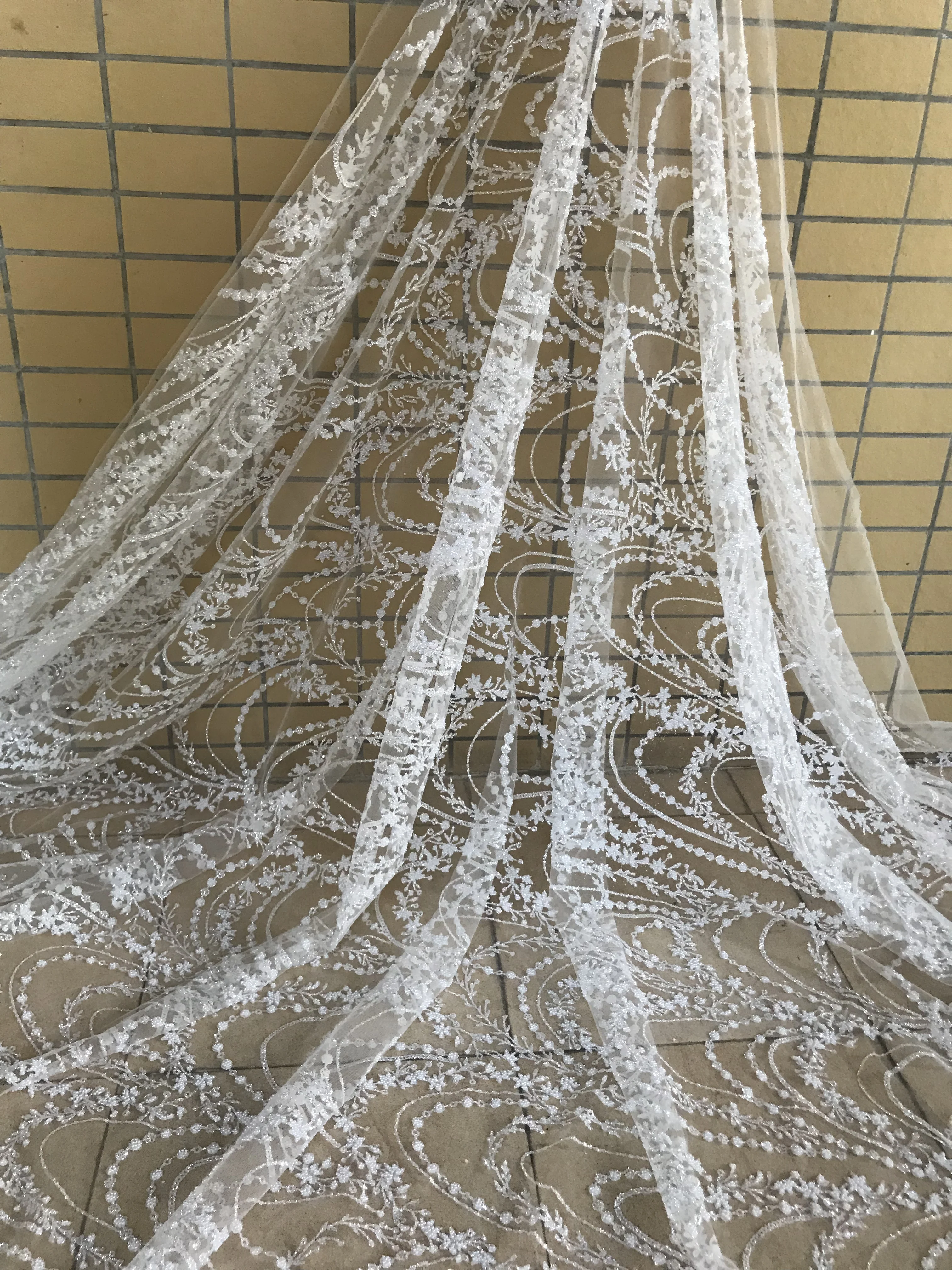 

Hot sale Nigerian Lace Fabric with glued glitter special 5 yards L-686825 african Lace Fabric for sexy dress