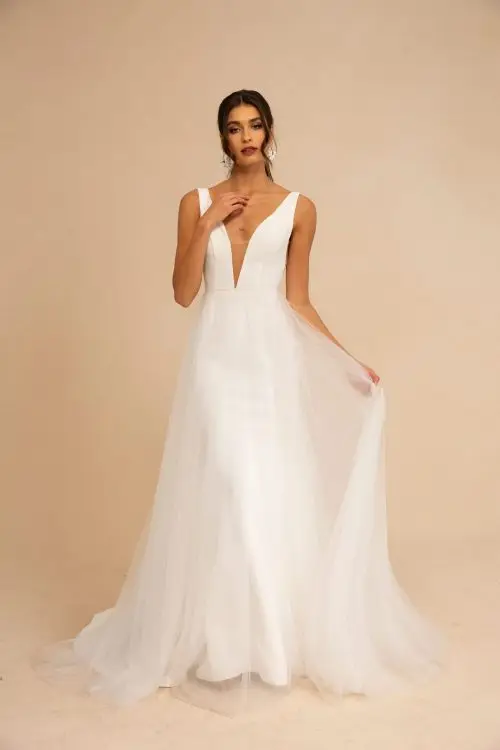 2020 V Neck Wedding Dresses Simple Deep V Back Wedding Dress Vestido De Noiva Praia Custom Made