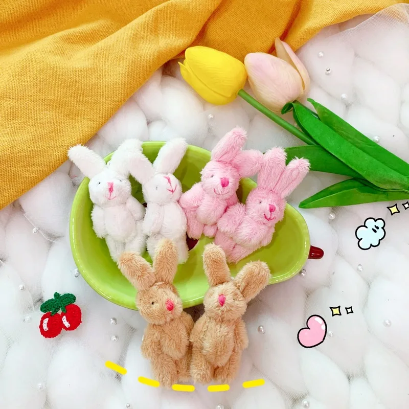 Cute Girls Fluffy Fur Mini Rabbit spilla per le donne Tiny Bunny Pin Coat maglione cappello zaino Badge gioielli regali per feste