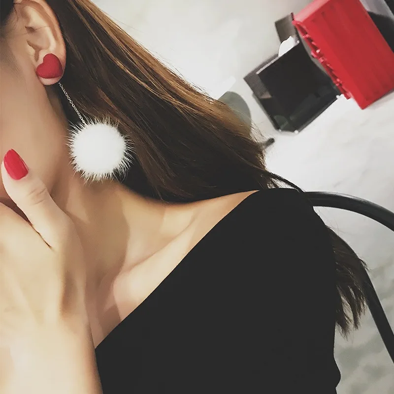 Autumn And Winter Cute Fur Ball PomPom Long Drop Earrings for Women Fashion Heart Unique Soft Pom Pom Dangle Earring Jewelry