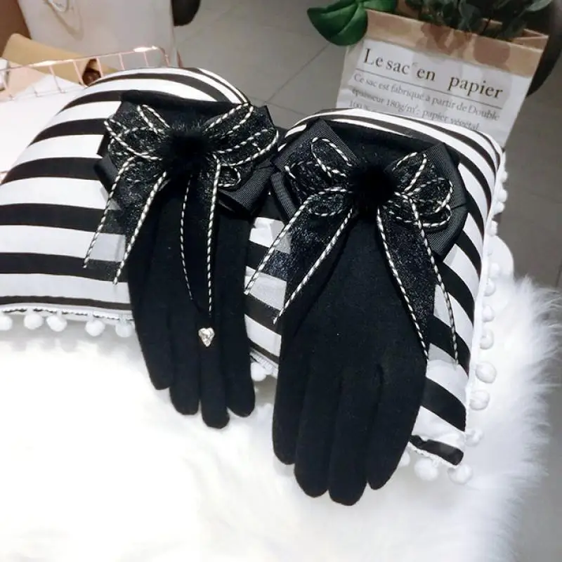 

Mink Fur Ball Bowknot Gloves Korean Version of The New Female Winter Plus Velvet Thickening Finger Warm Double Cashmere Gloves