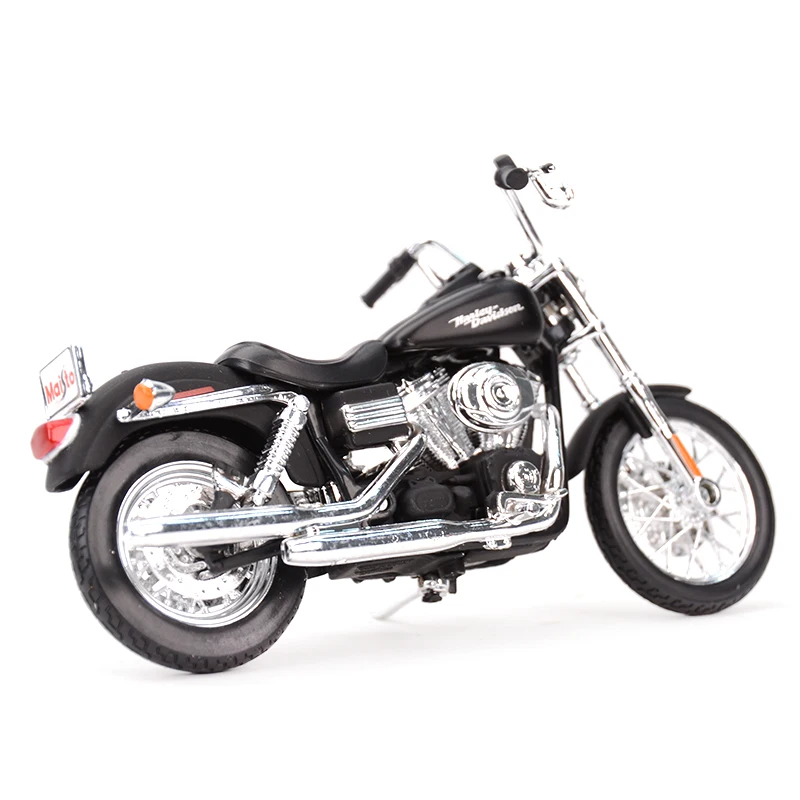 Maisto 1:18 Harley-Davidson 2006 FXDBI Dyna Street Bob коллекционные хобби