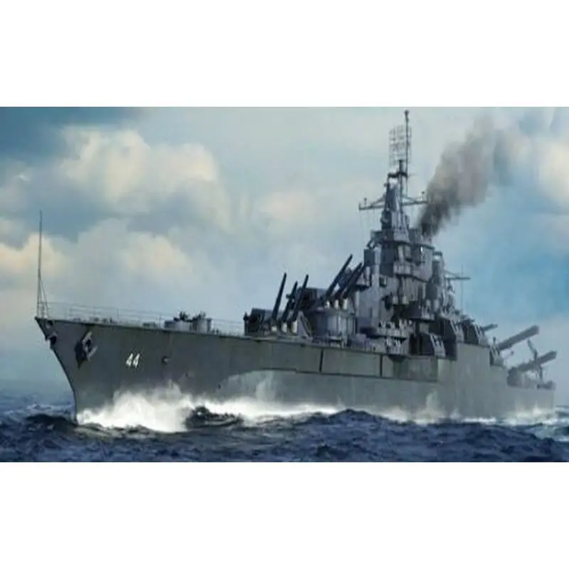 

Trumpeter 05784 1/700 USS California BB-44 1945 год — набор масштабной модели