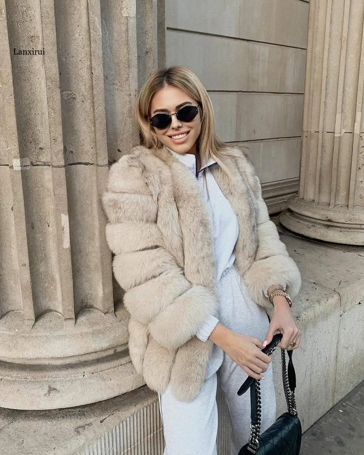 Faux Fox Fur Coat Rabbit Fur Fluffy Collar New Luxury Women\'s Warm Coat Winter Thick Long-Sleeved Clothes Plush Thick Outwear