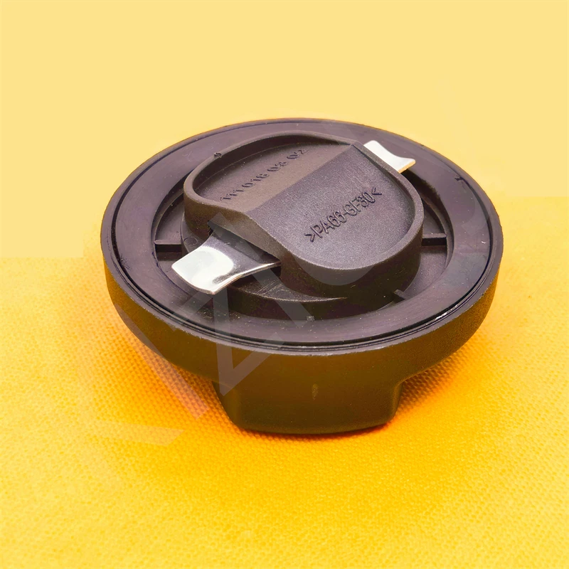 1 PCS 1110180302 Oil Filler Cap Fuel Tank Filling Cover For Mercedes BENZ C218 C219 W111 W112 W210 S210 C216 R170 R171