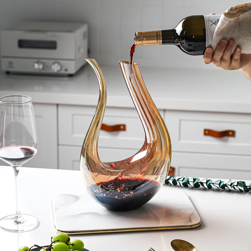 

Wine Decanter Home Bar U-shaped Colorful Transparent Crystal Glass Decanter Wineware Creative European Wine Bottle Jug Container