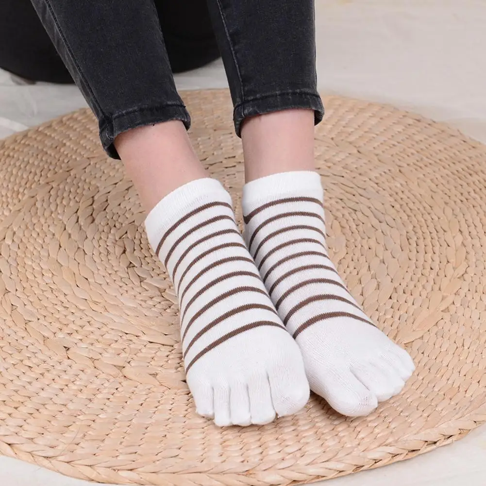 Chaussettes coupe basse à cinq doigts pour femmes, chaussettes Parker décontractées, chaussettes à rayures en coton, orteils dans, 5 doigts, mignon, mode, nouveau, 2021