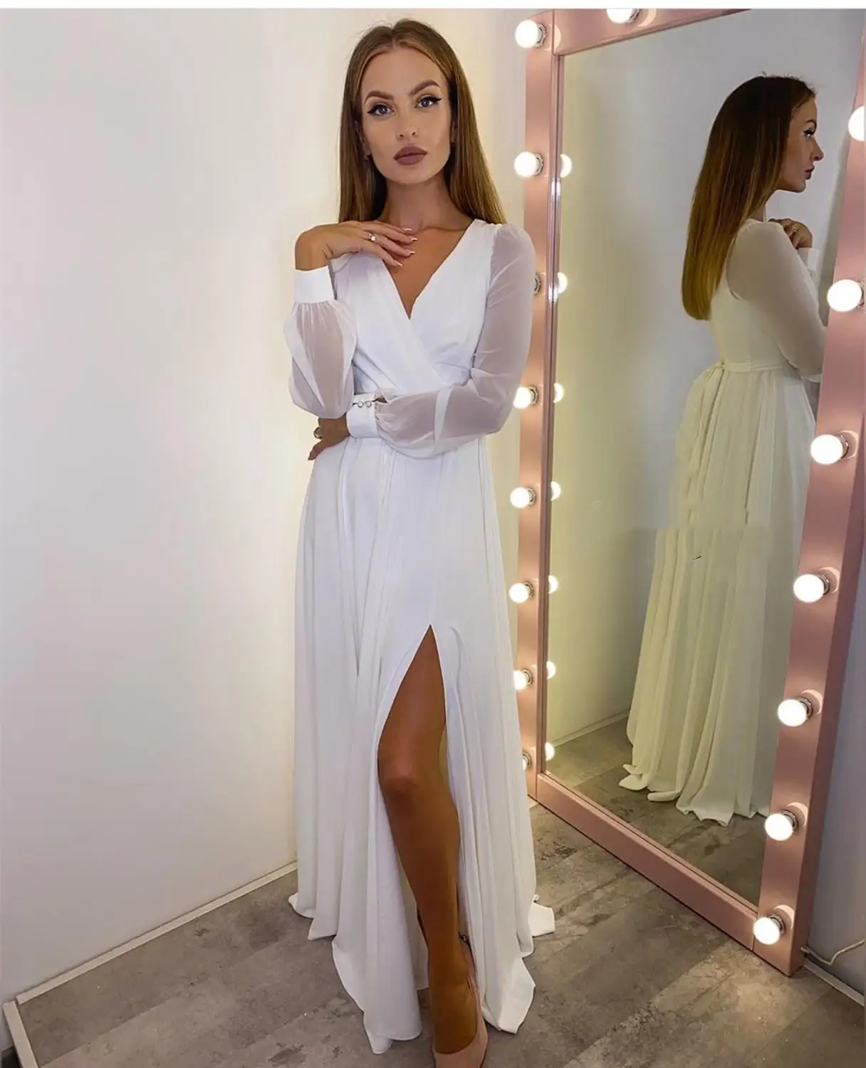 Simple Summer Beach Wedding Dresses Side Slit Puff Sleeves Satin V-Neck 2021 Bridal Gowns Split Gorgeous Vestidos