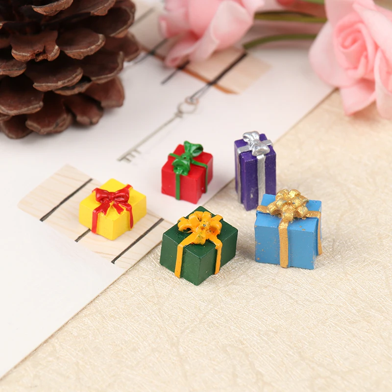 Minicasa de muñecas en miniatura, caja de regalo de Navidad a escala 1/12, accesorios de decoración, 5 unids/lote