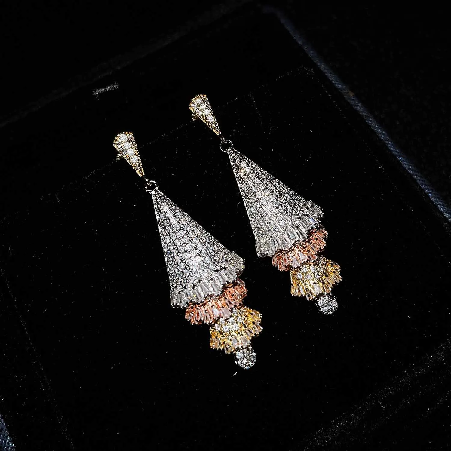 Three-dimensional craftsmanship inlaid crystal three-color stitching tree earrings luxury sparkling women's jewelry