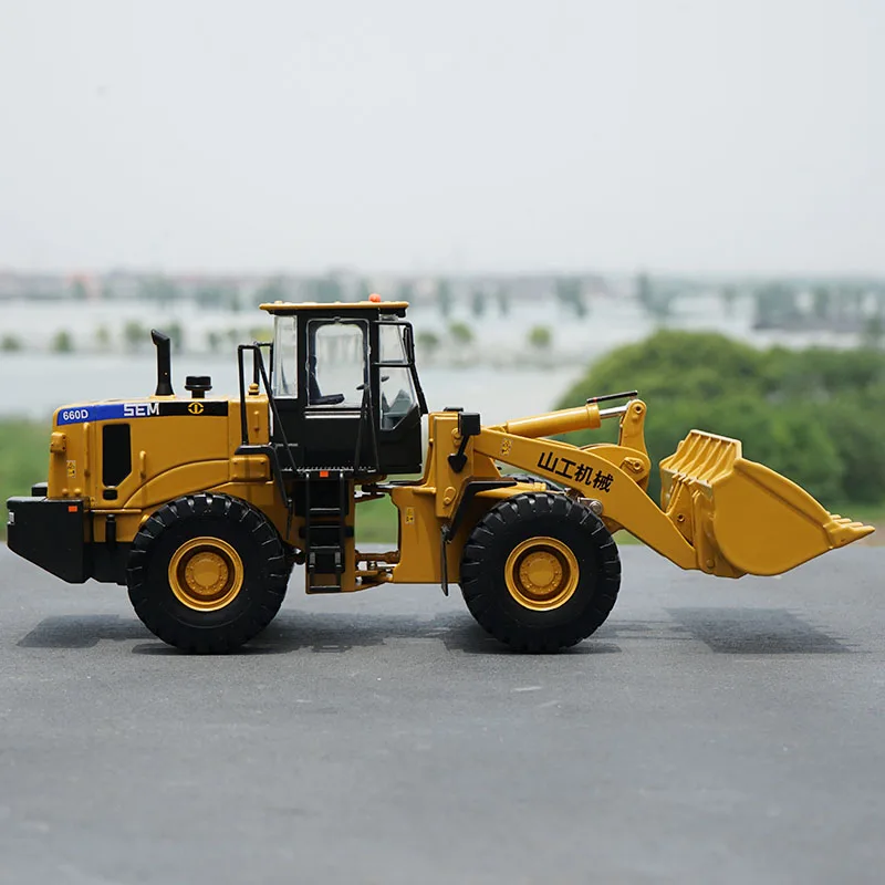 

Original Factory Authentic Shangong Loader Diecast 1:32 Sem660d Loader Alloy Construction Model for Toy Gift