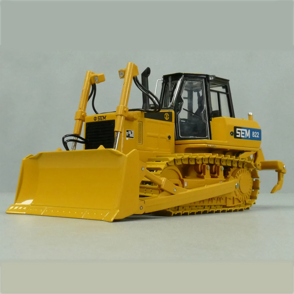 1:35 Scale Diecast Construction Machinery Replica SEM816 Bulldozer Model Cabs Open Bucket Movable Metal Track Yellow Zinc Alloy