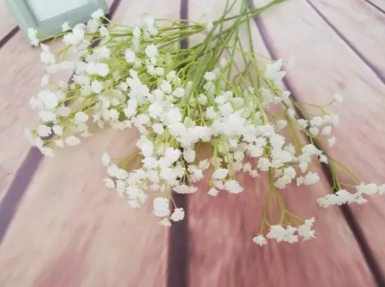 สีขาวBabys Breathดอกไม้Gypsophilaพลาสติกดอกไม้สำหรับตกแต่งบ้านDIYพ.Partyตกแต่งดอกไม้ปลอม