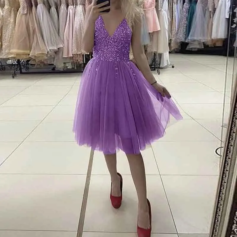 Grace Purple Homecoming Dresses V-Neck Beading Sleeveless Prom Gowns Tulle Sequined Knee-Length Party Dresses Graduation Gowns