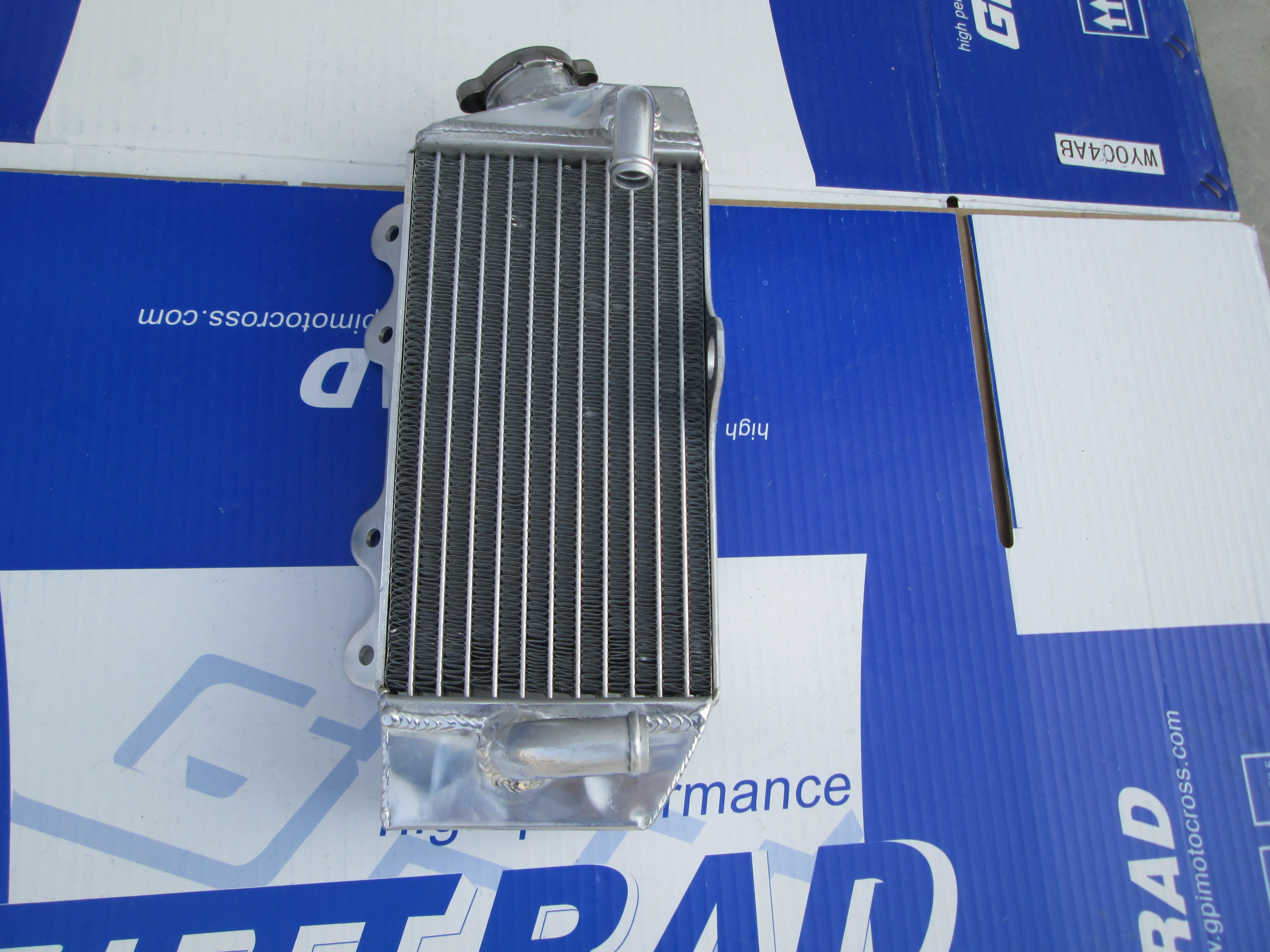 

All Aluminum Radiator For 2002-2021 Yamaha YZ85 2002 2003 2004 2005 2006 2007 2008 2009 2010 2011 2012 2013 2014 2015 2016 2017