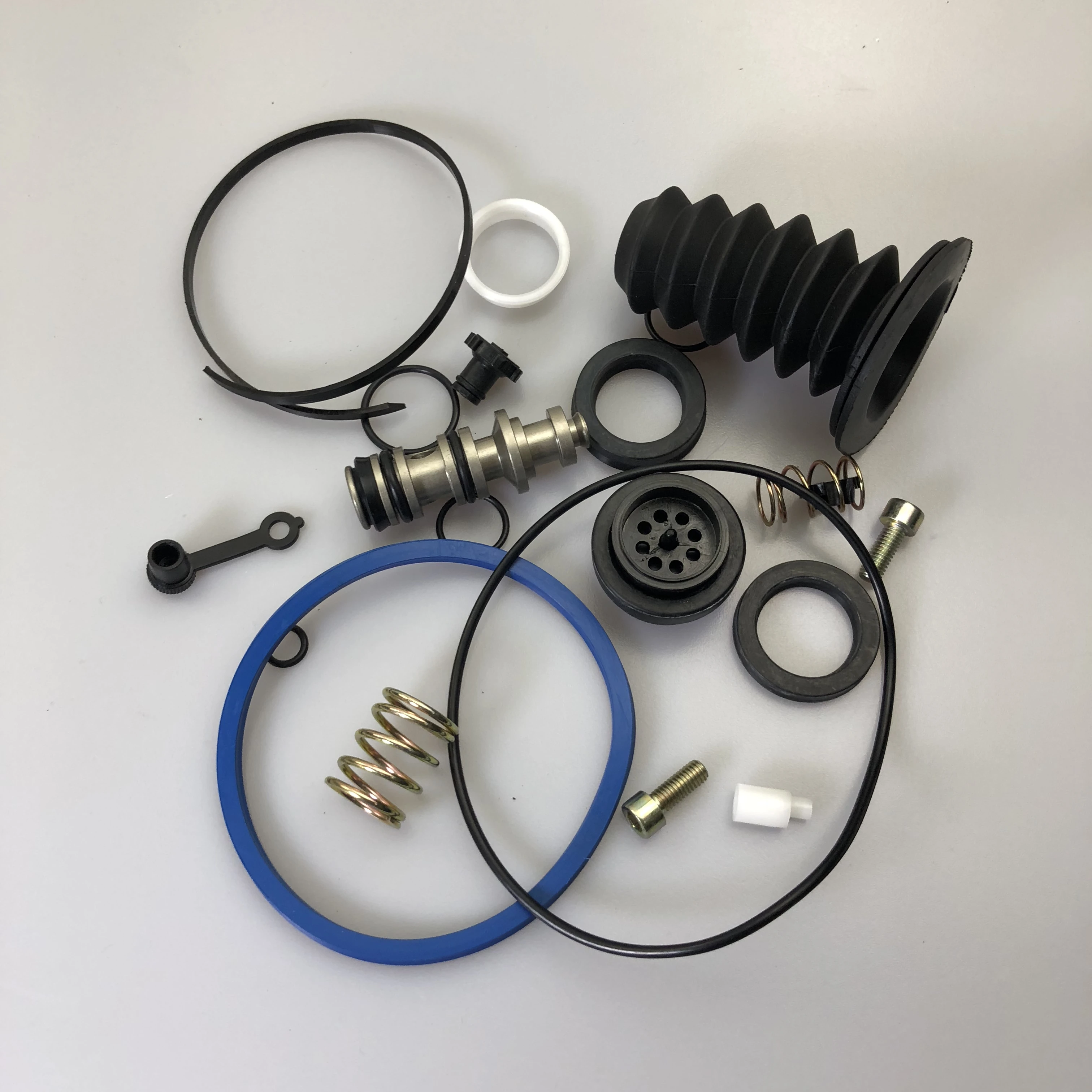 Spare Parts for Volvo Trucks VOE 3093098 85102142 Clutch Booster Repair Kit