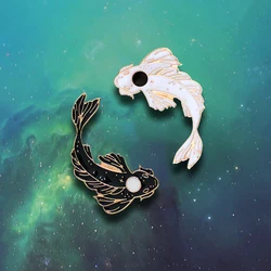 Novo animal pins & broches adorável peixe dourado bacalhau preto e branco bom desejo presentes jóias sorte mergulho roupas metal distintivo