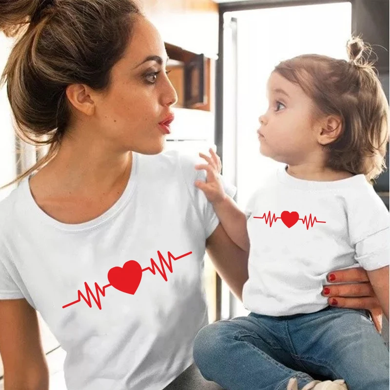 2021 New Cute Family Look Matching Clothes Mommy And Me Tshirt Mother Daughter Son Outfits Women Mom T-shirt Baby Girl T Shirt