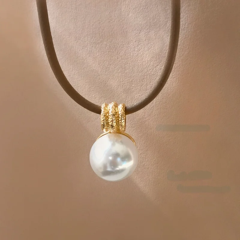 Fashion Jewelry Exaggerated Simulated Big Pearl Pendant Necklace 2021 New Trend Brown PU Necklace For Women Lady Party Gifts