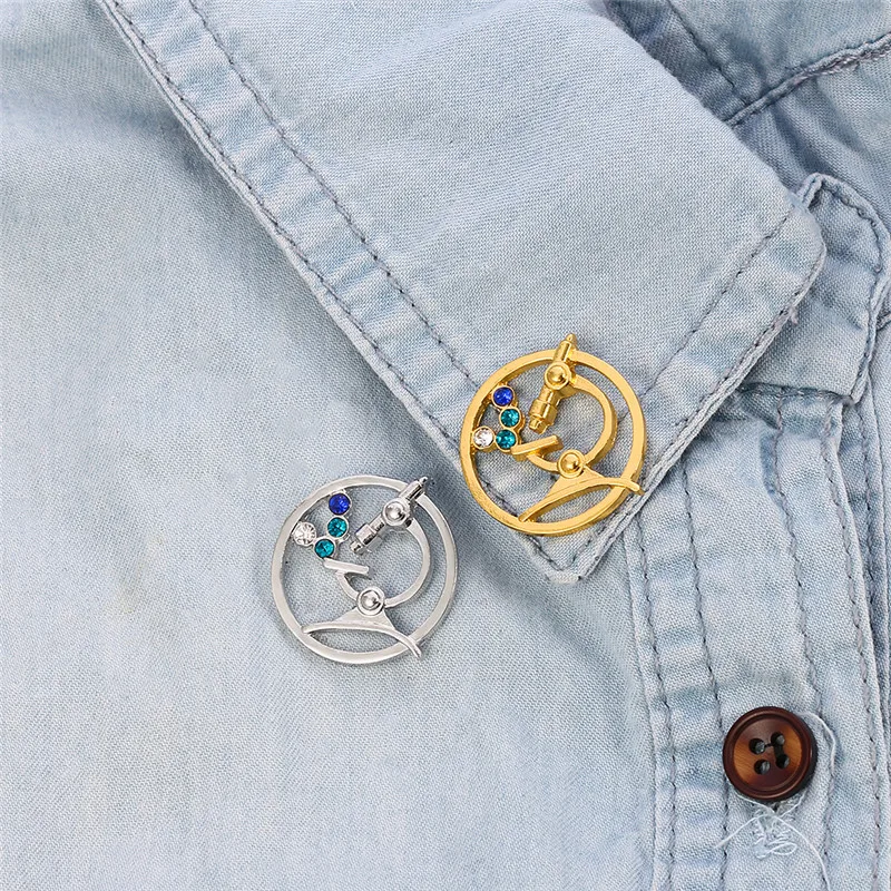 Microscope Brooch Pin Biology Chemistry Student Graduation Medical Gold Silver Color Badge Brooches Pins Jewelry Gift Wholesale