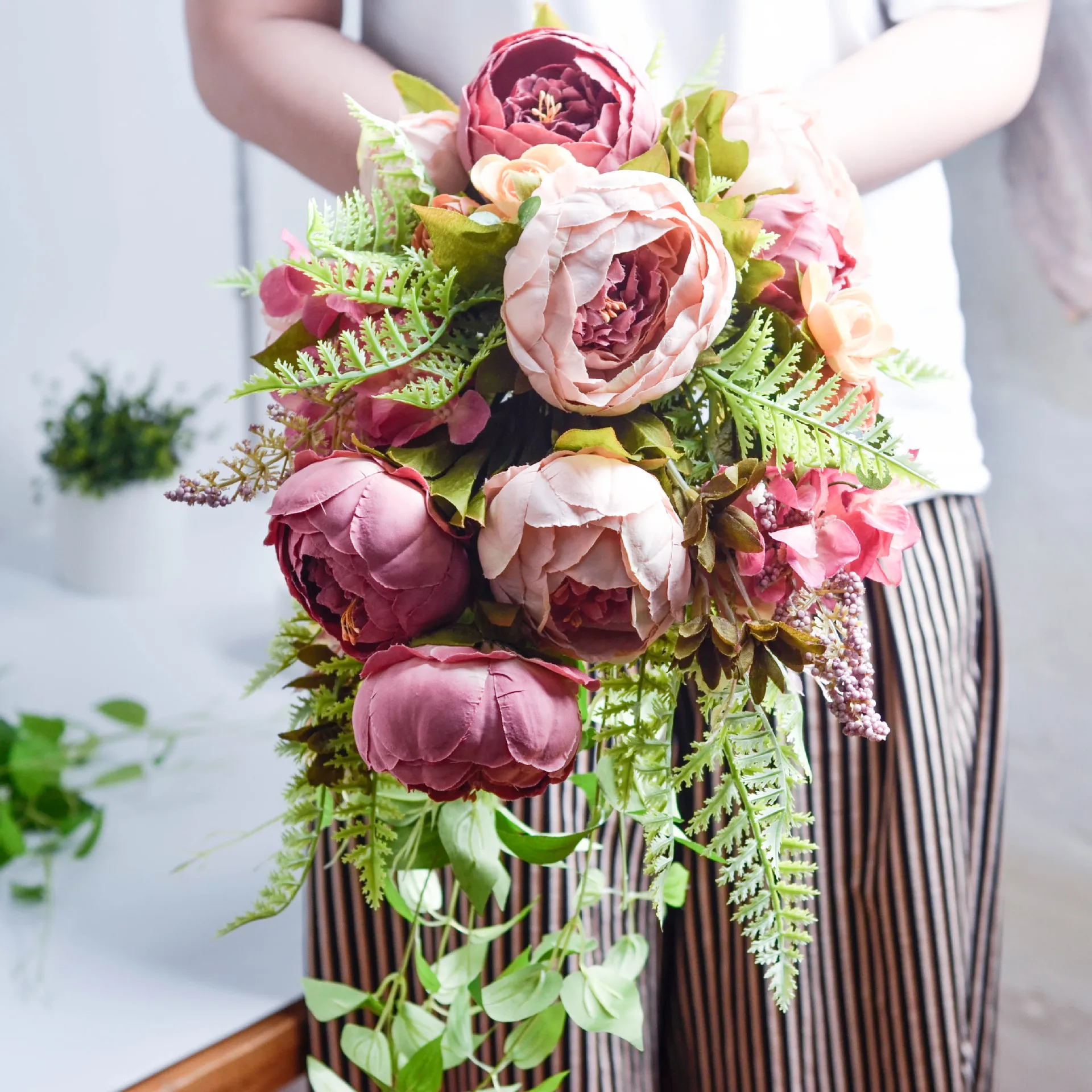 SainMax Pernikahan Bouquet Bride Pegangan Bunga Peony Dekorasi Bunga Simulasi Bunga Bride Buket Bunga Buatan