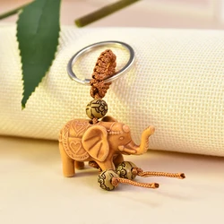 Llavero con colgante de tallado de elefante de madera de la suerte para hombres y mujeres, llavero con cadena religiosa, joyería linda, venta al por mayor