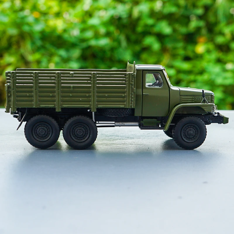 High quality 1:43 Dongfeng EQ240 off-road military vehicle alloy model,die-casting classic car model collection,free shipping