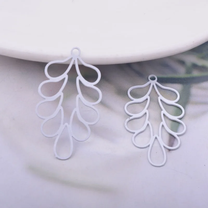 50 Stück AC10716 32*18 mm lackierter Messing-Blumenanhänger DIY Schmuck Ohrring-Zubehör – Detail 12
