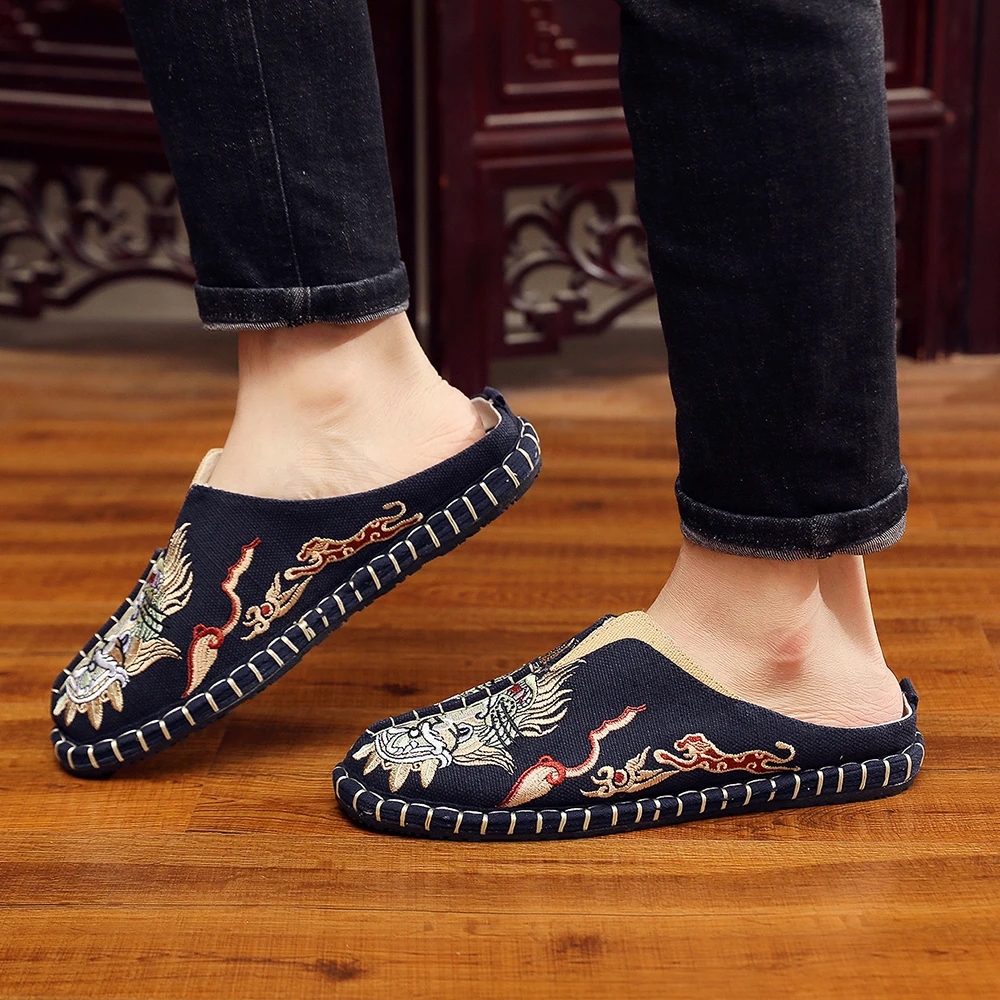 Veowalk Men‘s Canvas Embroidered Close Toe Slippers Handmade Mens Embroidery Summer Flat Shoes Comfortable Denim Shoes for Man