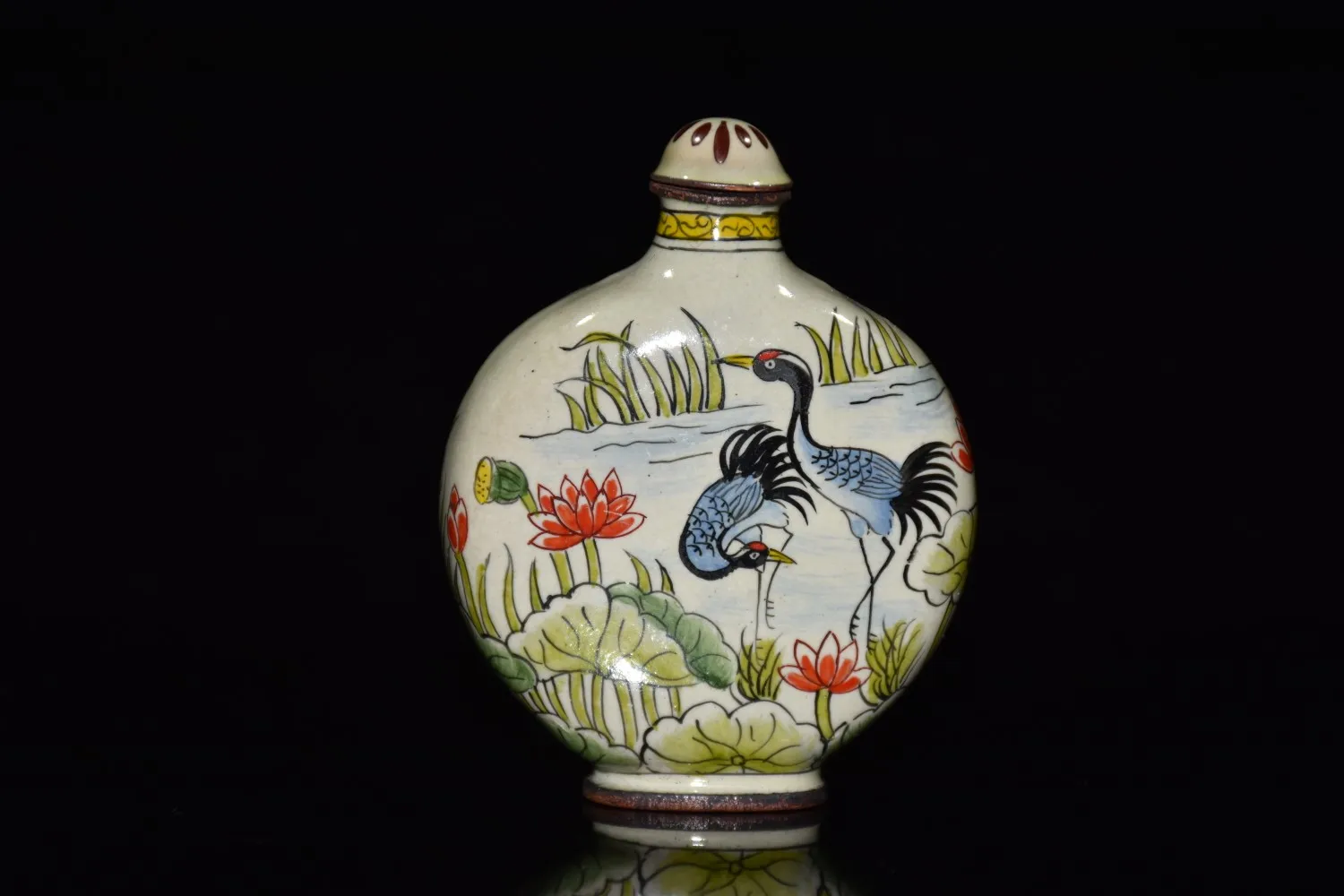 

Chinese Antique collection Enamel Red-crowned crane snuff bottle Qian Long W Mark