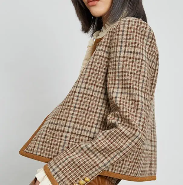 Autumn winter new French retro plaid small fragrance style short jacket women plaid round neck loose top