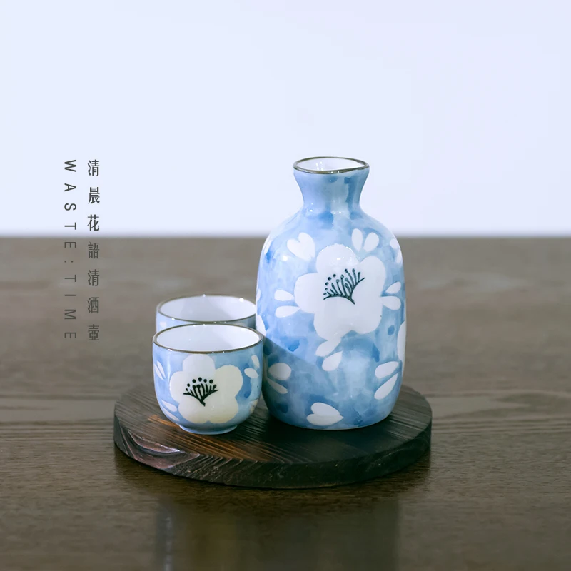 

Japanese style hand painted blue flowers small fresh wine pot four cups sake set white wine barware dispenser liquor gift box