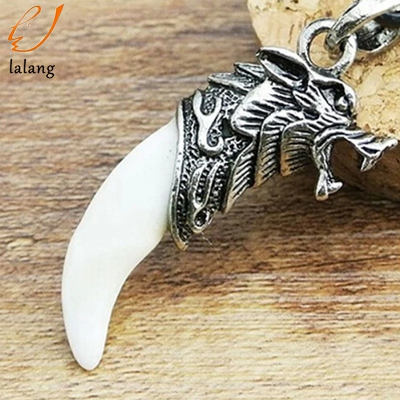 Men Antique Wolf Fang Tooth Pendant Necklace Vintage Wolf Tooth Dragon Alloy Pendant Necklace Fashion Choker Jewelry Gift