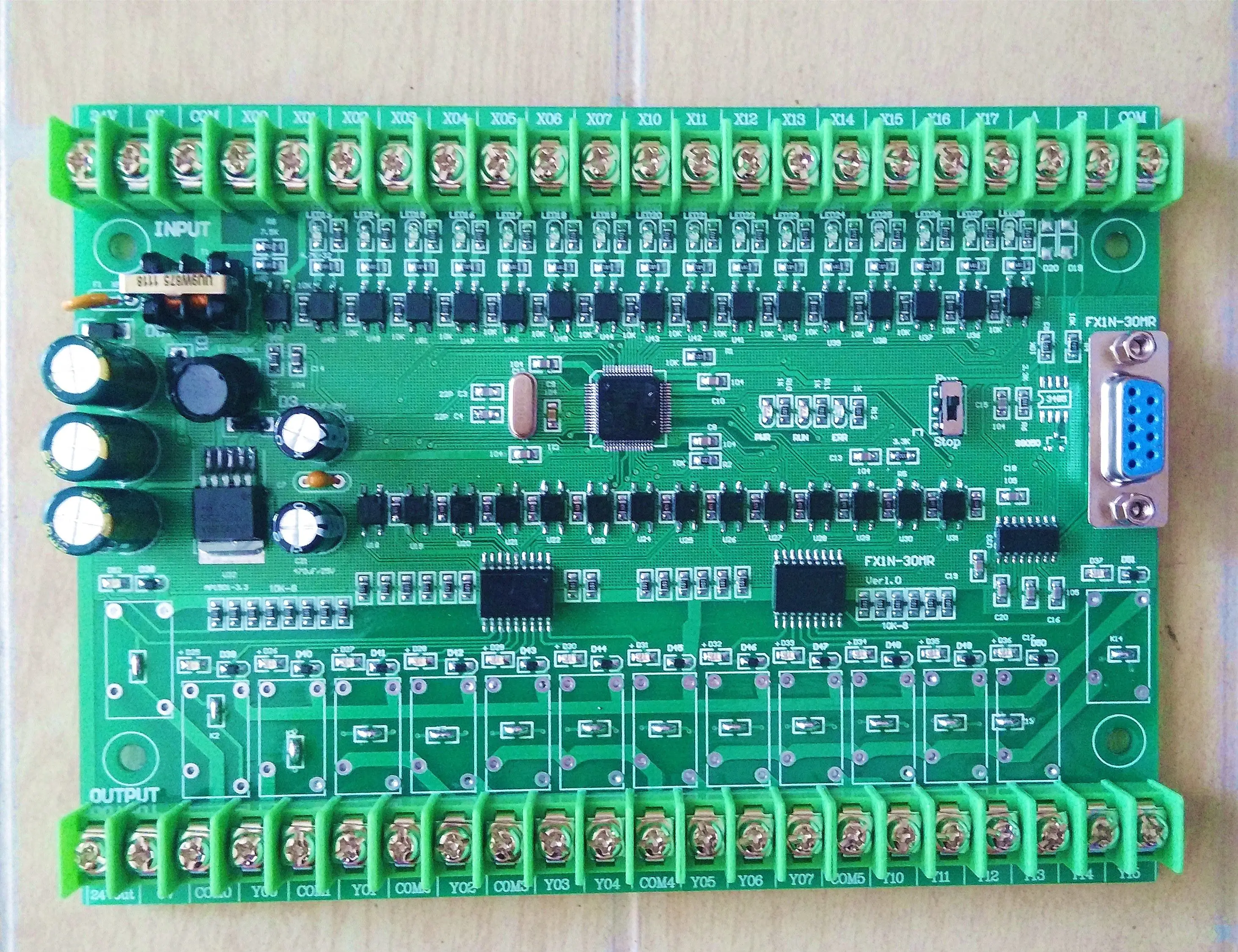 Plc産業用制御ボードと互換性FX1N30オンラインダウンロードモニターテキストタッチスクリーン電源障害を維持する