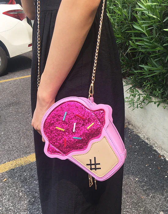 Ice Cream Shape Novelty Crossbody Bag for Women Purses and Handbags Girl\'s Cartoon Shoulder Bag with Chain Strap Cute Clutch