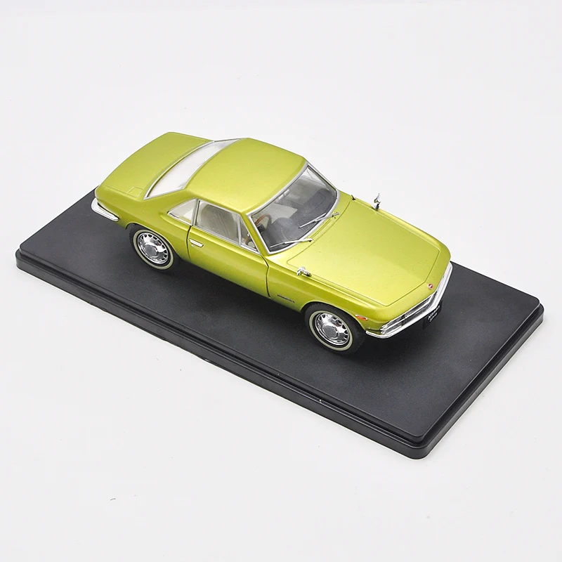 1:24 Scale Alloy Classic Varsavia Silvia CSP311 Car Model Diecast metal Vehicles Traffic boys Toys Children Collection Gift