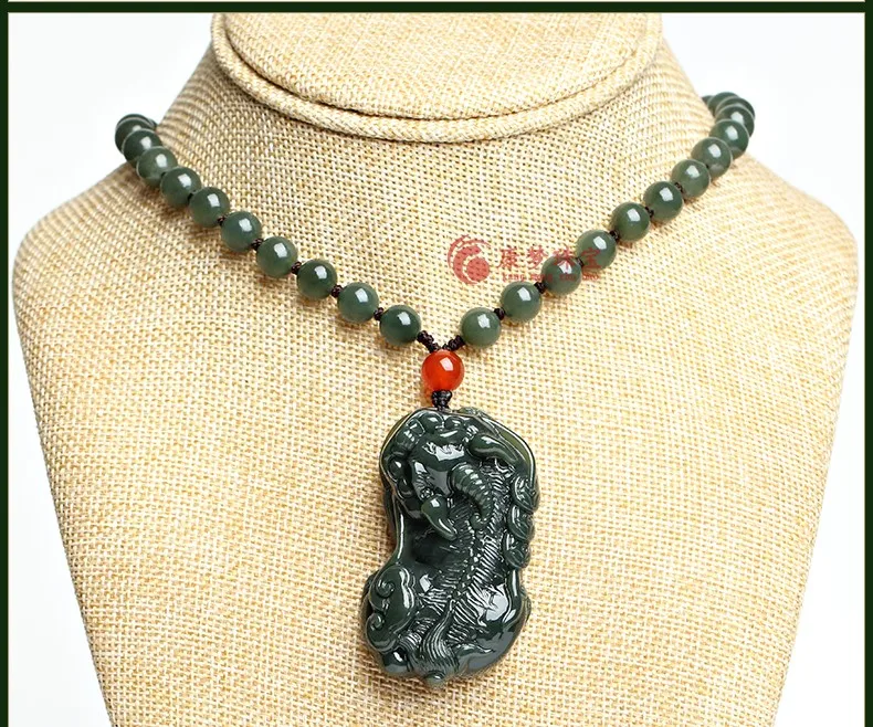 Admirable Bottle Green Jade Lucky Amulet Pi Xiu Fortune Beast Pendant Mala Bead Hanging Necklace