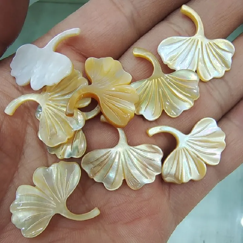 2PCS=1 Pairs Nature Saltwater Mother Of Pearl Shell Material 25MM  Ginkgo Biloba Leaf Top Have Drilled Hole Women'S Earrrings