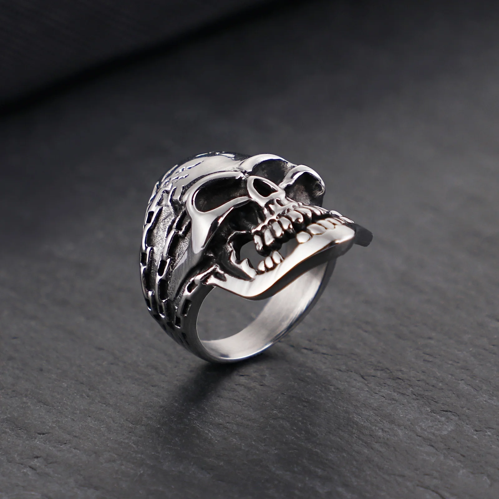 

Punk Rock Casting Stainless Steel Skull Rings Hip Hop Vintage Men's Skull Ring Jewelry Gift Wholesale