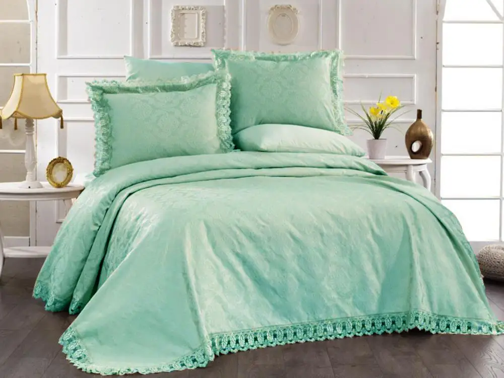 Hazel Jacquard Chenille Bed Cover Mint