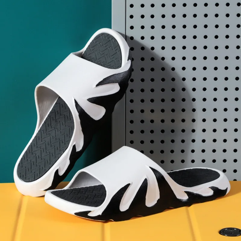 

Men's New Slippers, Summer Trend, Fashion, Outdoor Beach Sandals and Slippers, Home Indoor Slippers, Non-slip Fashion Slippers