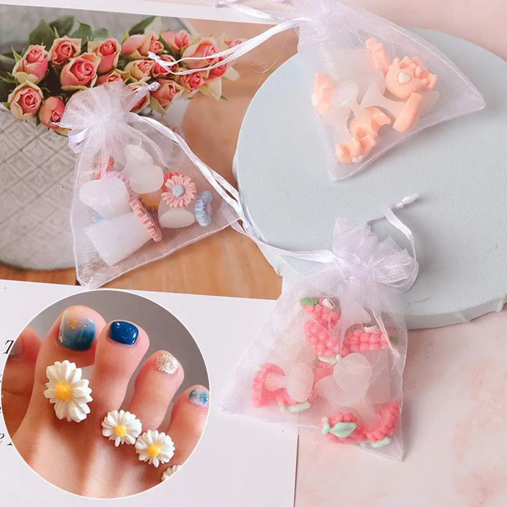 8Pcs Silicone Toenail Separator Daisy Flower Charming Design Foot Divider Form Salon Manicure Pedicure Care Nail Art Tool