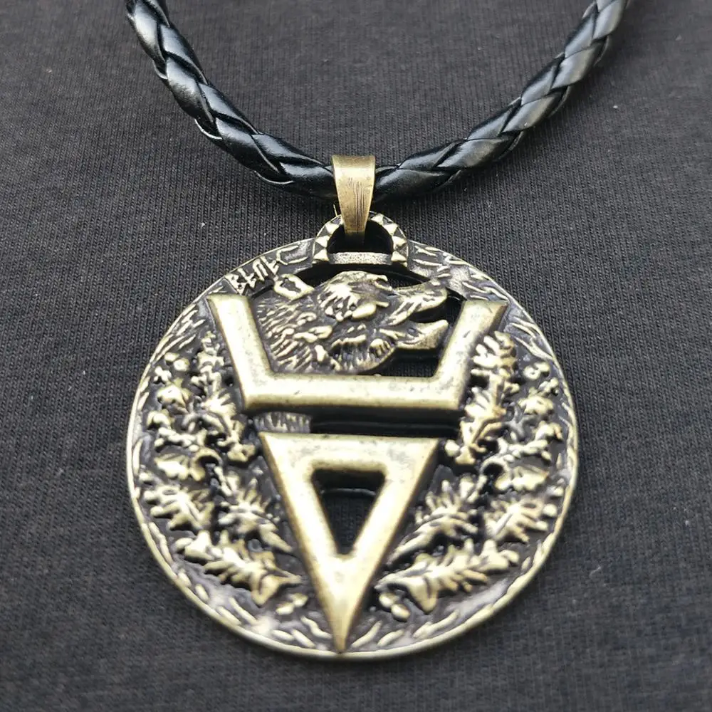 Antiquing Viking Bear Pendant Veles Symbol Pendant Slavic Bear Talisman Pendant Pagan Men Necklace Norse runes Jewelry